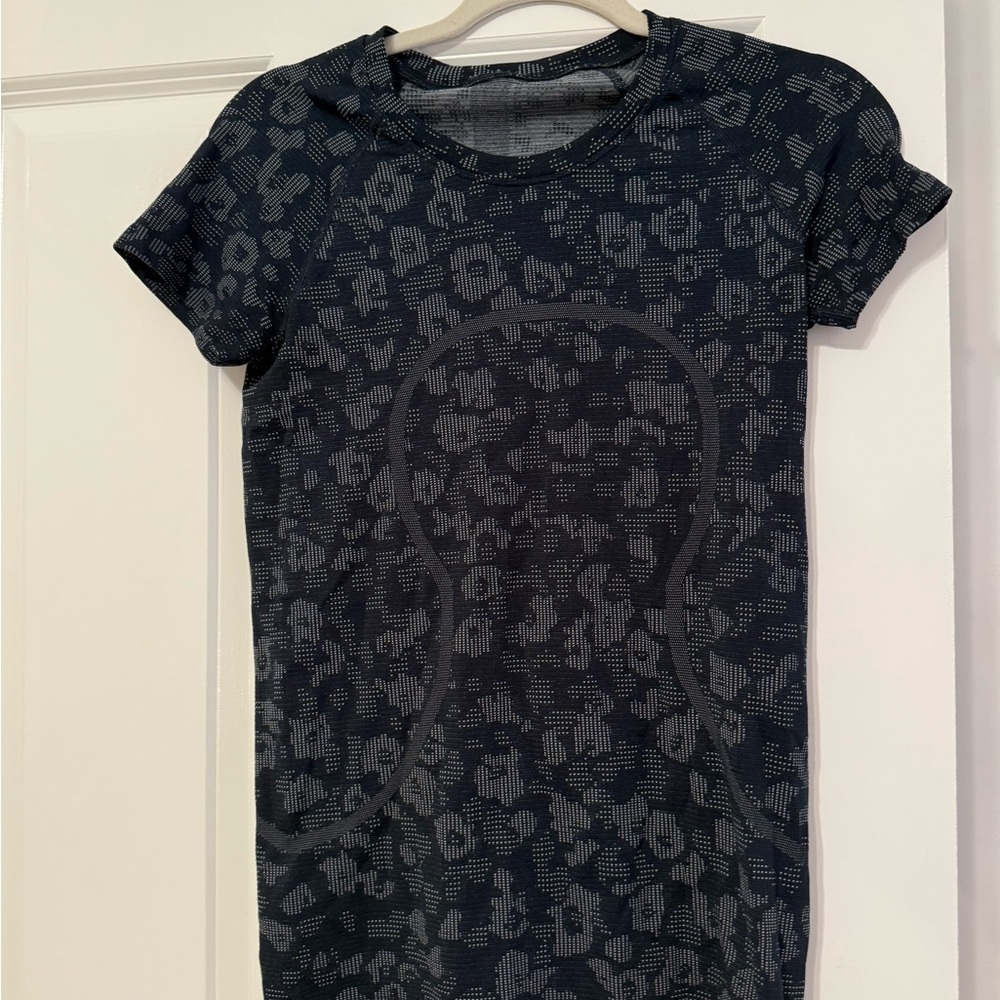 Lululemon navy swiftly tech